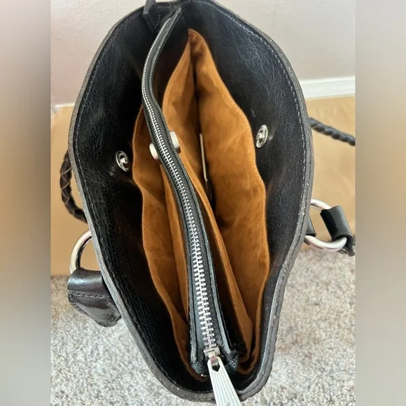 Patricia Nash Zorita Shoulder Bag with Coin Accent Detail - Picture 4 of 6